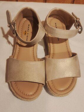 Marc‎ Fisher Kids Espadrille Wedge Champagne Gold Buckle Sandals Size 2